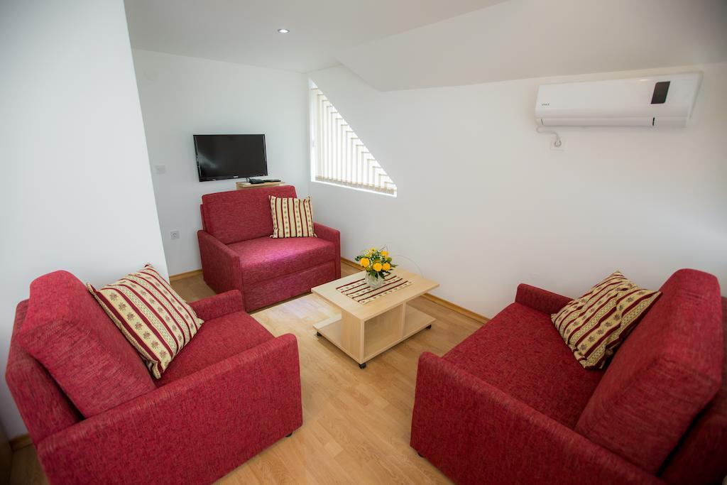 Apartments And Rooms Millennium Ogulin Rum bild