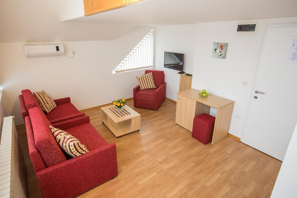 Apartments And Rooms Millennium Ogulin Rum bild